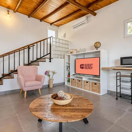 Guestready - House With Terrace And Bbq Maison d'hôtes